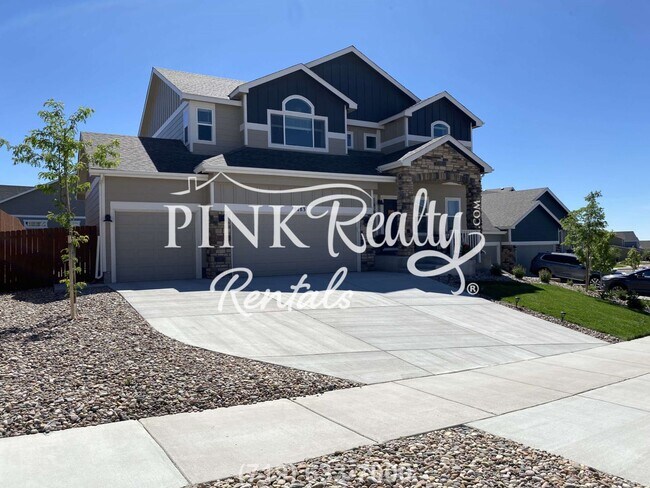 Building Photo - Gorgeous 4 Bedroom, *4 Car Garage* Home in...