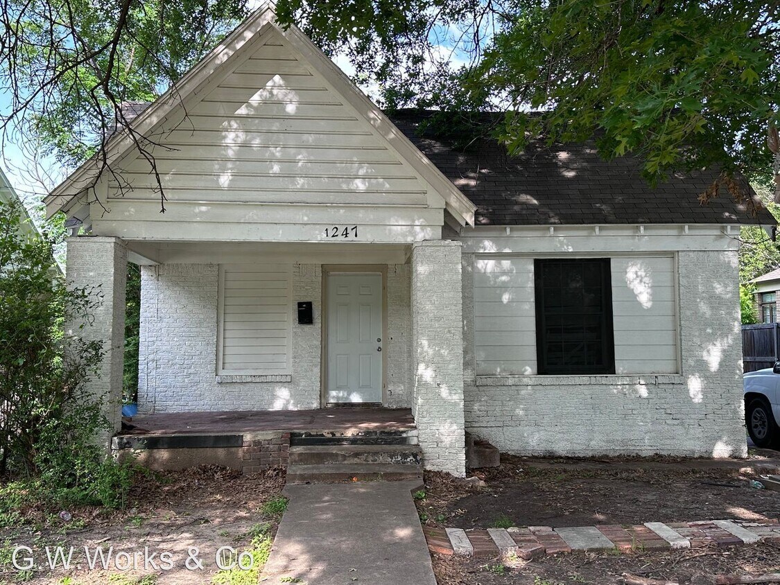 1247 Harlandale Ave, Dallas, TX 75216 House Rental in Dallas, TX