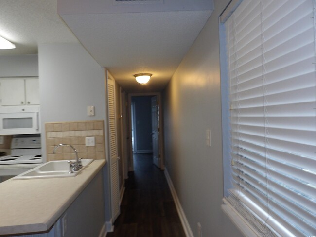 Foto del edificio - 10172 Beach Dr SW