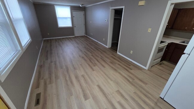 Building Photo - 604 1st Ave