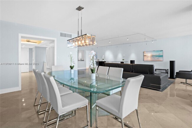 Building Photo - 2100 S Ocean Dr