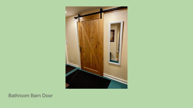 Puerta de granero para baño - 15315 Twin Fir Rd