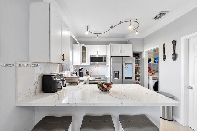 Foto del edificio - 4960 SW 136th Ave