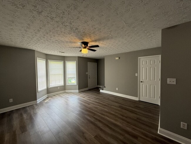 Building Photo - 281 Westchester Cir