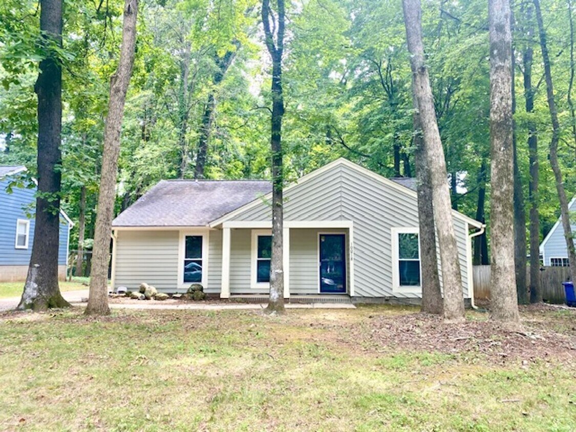 Foto principal - Mint Hill ranch - 3 bed, 2 bath with large...