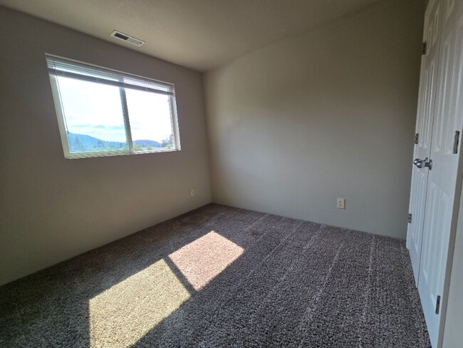 Building Photo - 4173 Glacier View Dr