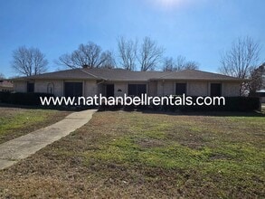 Building Photo - 3910 Shannon Dr