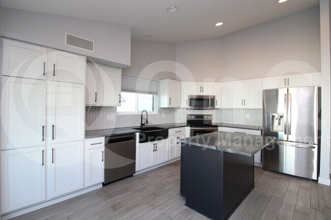 Building Photo - 614 W Wagner Ct