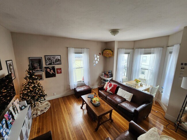 Building Photo - 4 br, 2 bath House - 11 Wadsworth St # 101 1