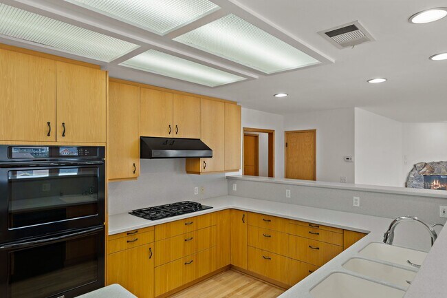 Building Photo - Expansive View of San Diego Bay! Double Ca...