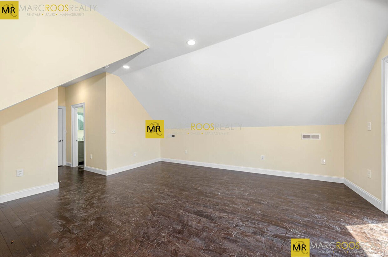 Foto principal - 70 Stanley Ave