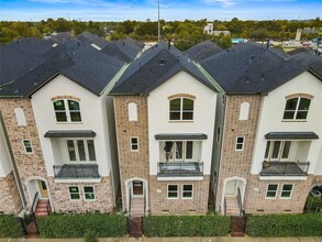 Building Photo - 1011 E 28th St