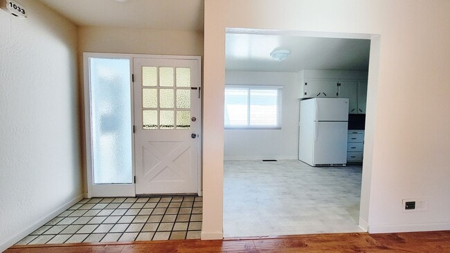 Foto del edificio - 1031-1033 Dale Avenue