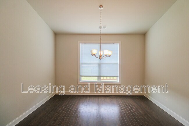 Building Photo - 333 Turnstone St