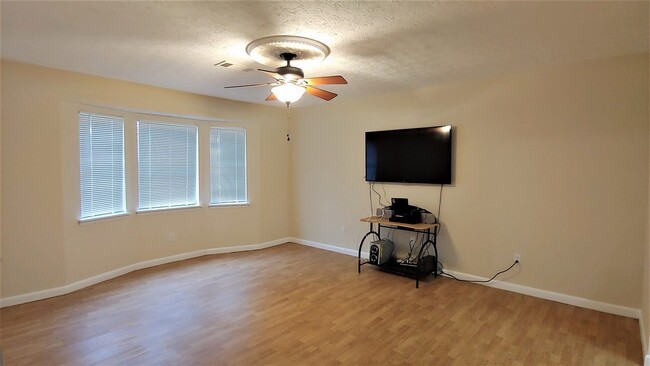 Building Photo - 3493 Tarragon Dr