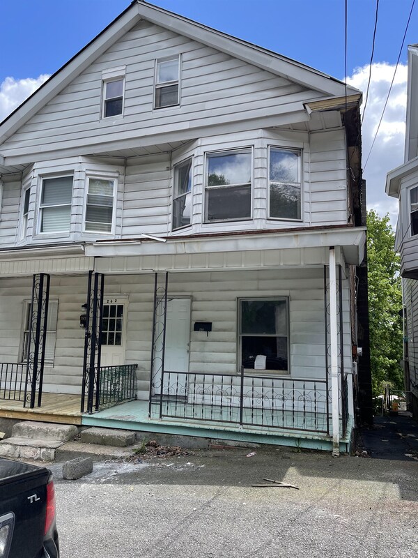 260 Ohio Ave, Shenandoah, PA 17976 Condo for Rent in Shenandoah, PA