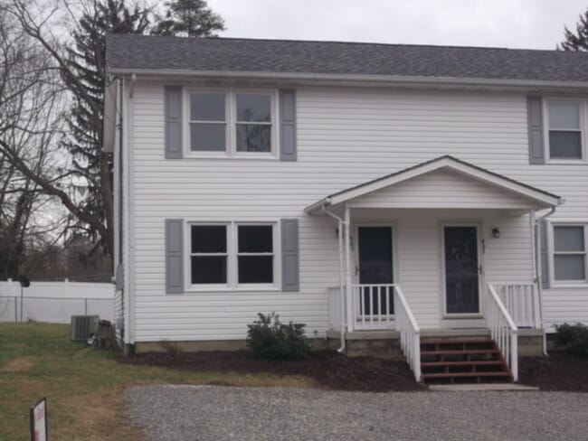 Photo - 485-485 Church St NE House