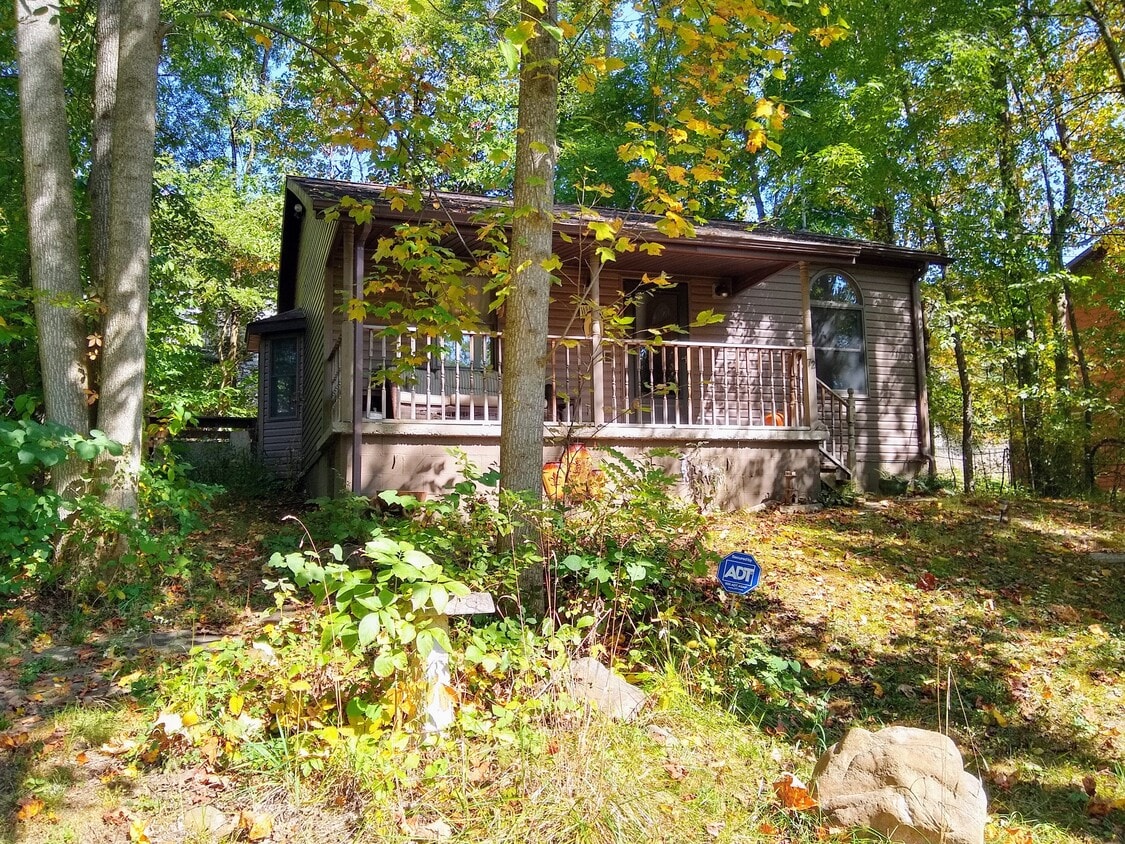 Primary Photo - 72 Goose Hollow Rd