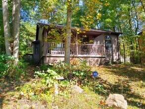 Building Photo - 72 Goose Hollow Rd