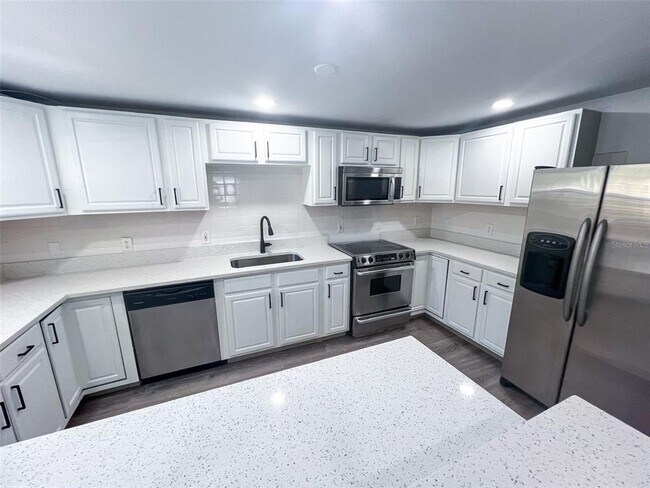 Building Photo - 3402 W Van Buren Dr