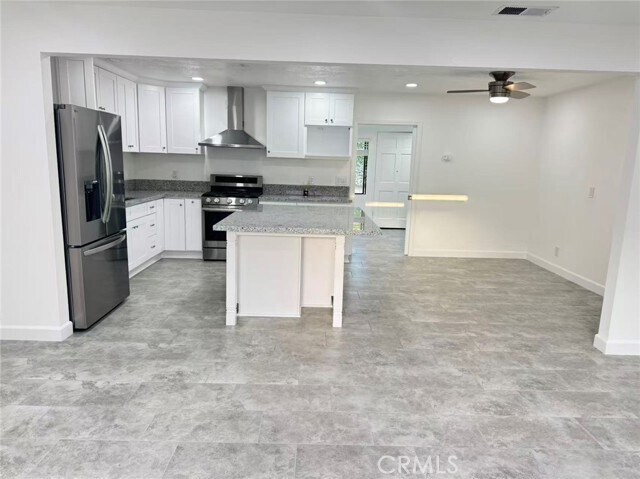Foto del edificio - 3233 E Cameron Ave