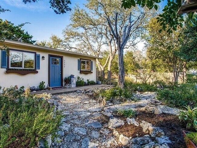 Foto del edificio - 3200 Rainbow Hollow Dr