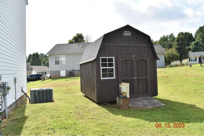 Building Photo - 2300 Terra Dr