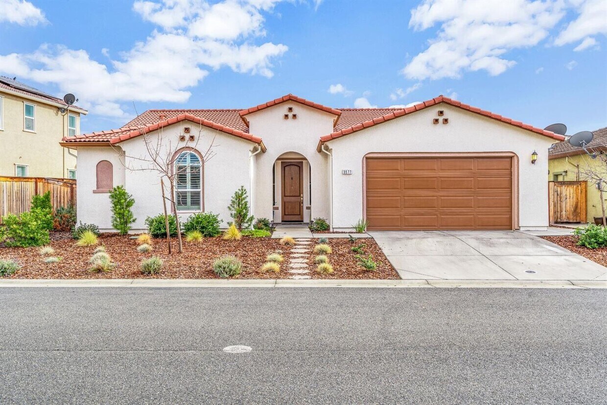 Primary Photo - Rocklin 3 Bed 2.5 Bath Solar Gem
