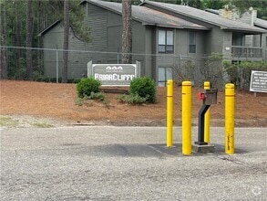 Building Photo - 1820 Tryon Dr