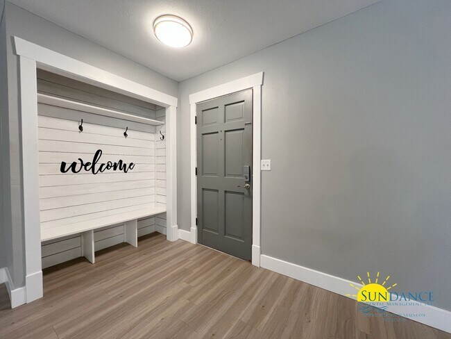 Building Photo - Renovated 3 Bedroom Home in Mary Esther!