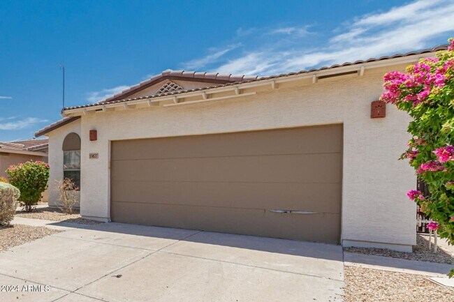 Building Photo - Awesome 4 bedroom home