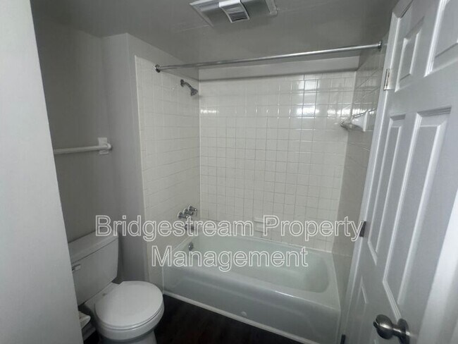 Foto del edificio - 481 N Broadway St
