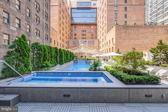 Foto del edificio - 219 S 18th St