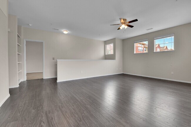 Foto del edificio - $1,800 - 1 Bed, 1.5 Bath Condo in Denver with In Unit Laundry in Great Location!