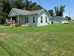 Building Photo - 3502 1st St