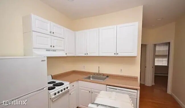 Building Photo - $3250 2Bed / 1Bath in Beacon Hill – Histor...