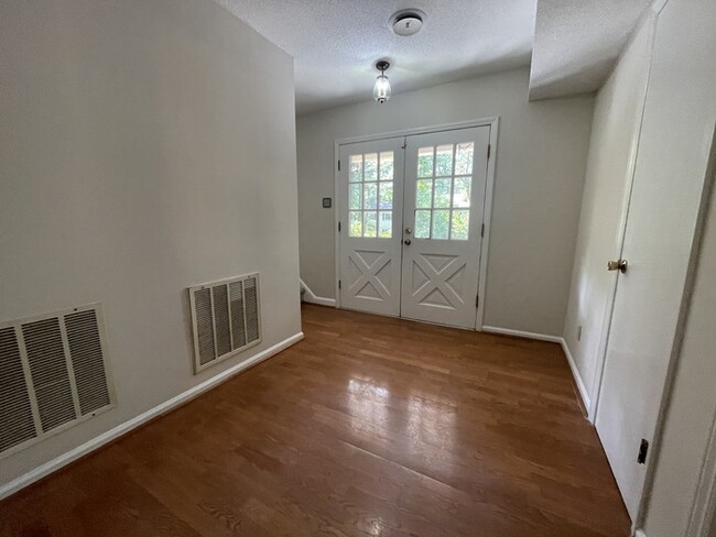 Foto del edificio - Chapel Hill 4 Br Home For Rent