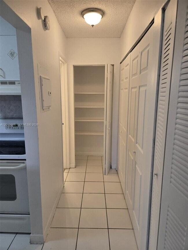 Foto del edificio - 251 NW 177th St