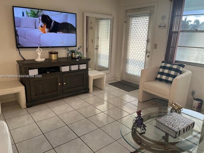 Foto del edificio - 17 Westbury E