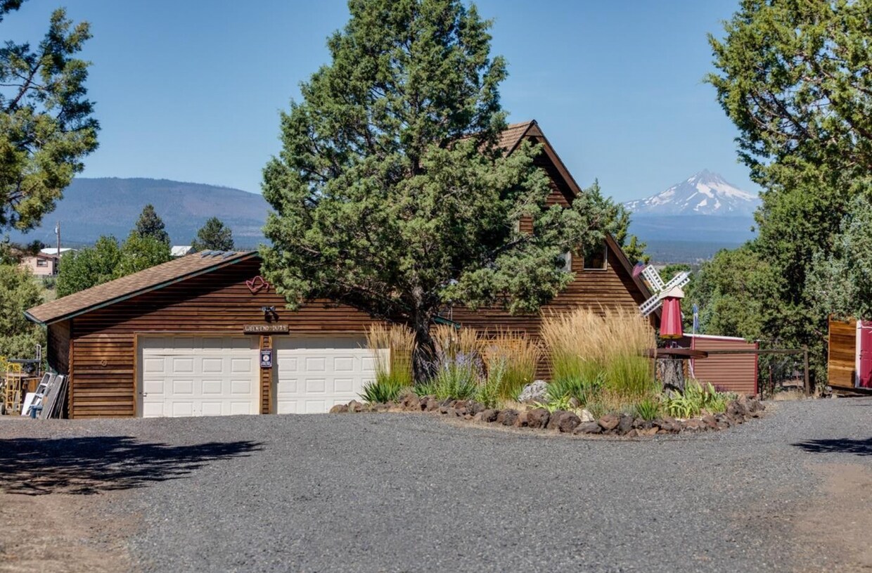 Foto principal - 2br Cabin with Mountain Views on Lush Acre...
