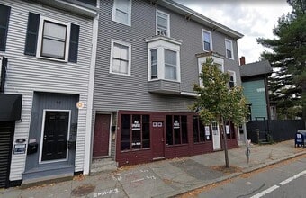 Building Photo - 100 River St