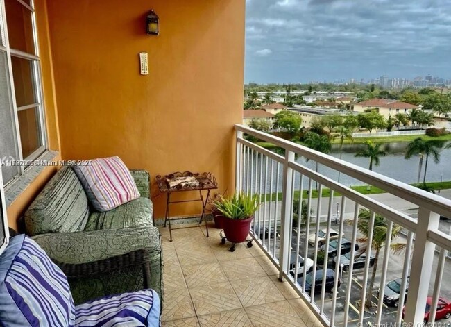 Foto del edificio - 2025 NE 164th St