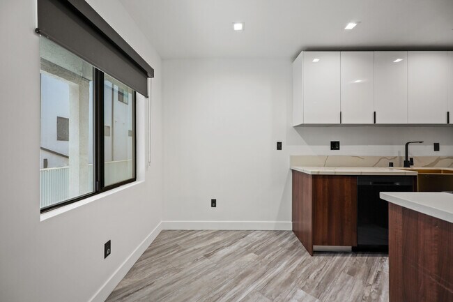 Unit 4 is taken - 230 S. Carondelet St.