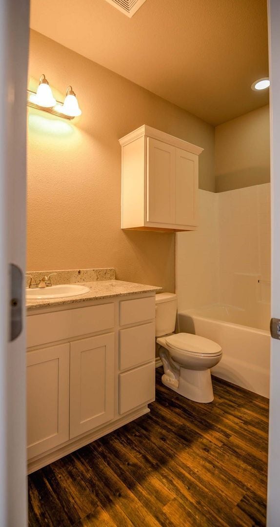 Building Photo - Available August 2025! 3 Bed/ 3.5 Bath Rev...