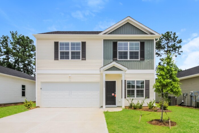 Primary Photo - Gorgeous 4 Bed, 2.5 Bath in Great Location