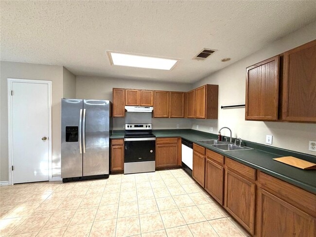 Building Photo - 12932 Heyerdahl Dr