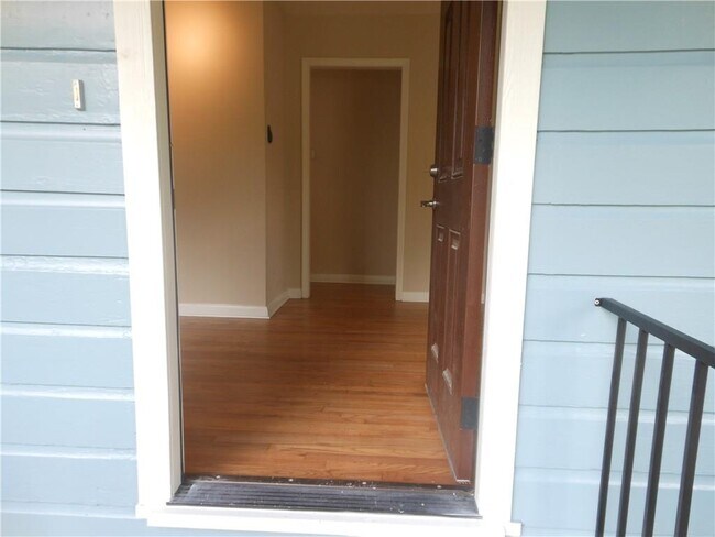 Foto del edificio - 4615 Banister Ln