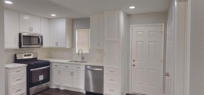 Foto del edificio - 9406 Chesterfield Dr