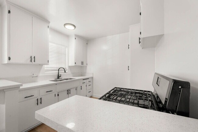 Foto del edificio - 3868 Potomac Ave
