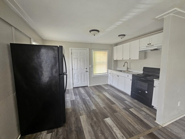 Building Photo - 108 Hilton St